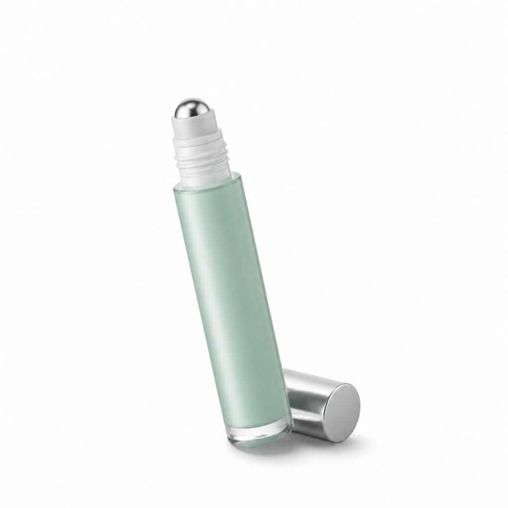 Roll-on contour des yeux effet frais présenté seul