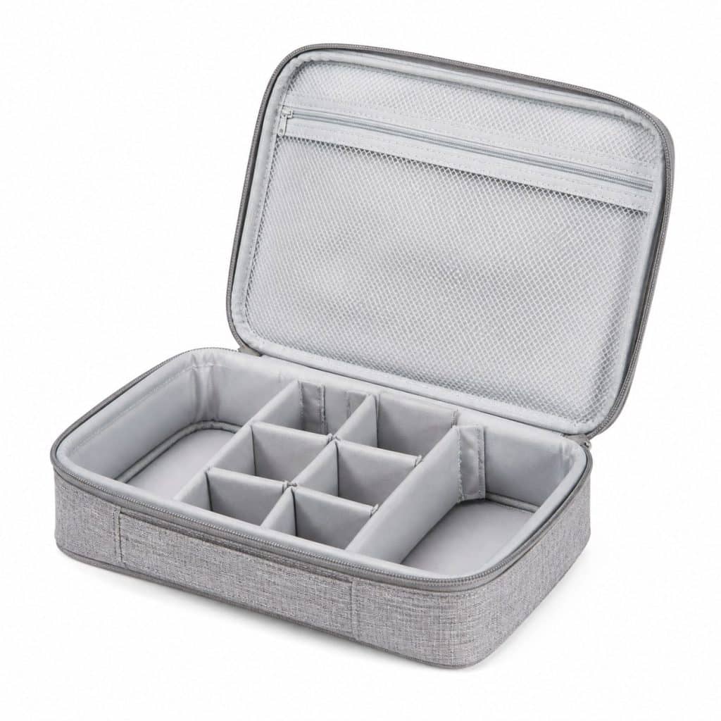 Trousse pharmacie voyage vide compartiments présenté seul